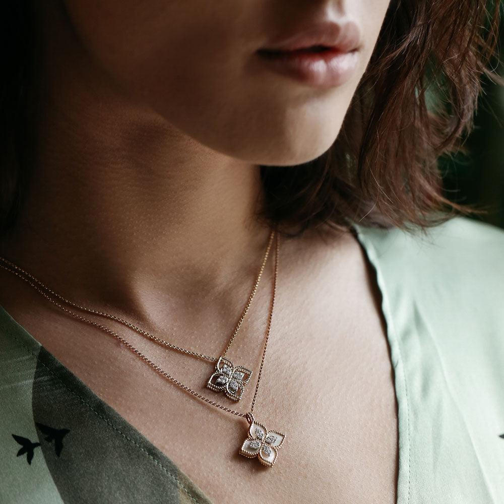 Princess Flower necklace with diamonds and mother of pearl