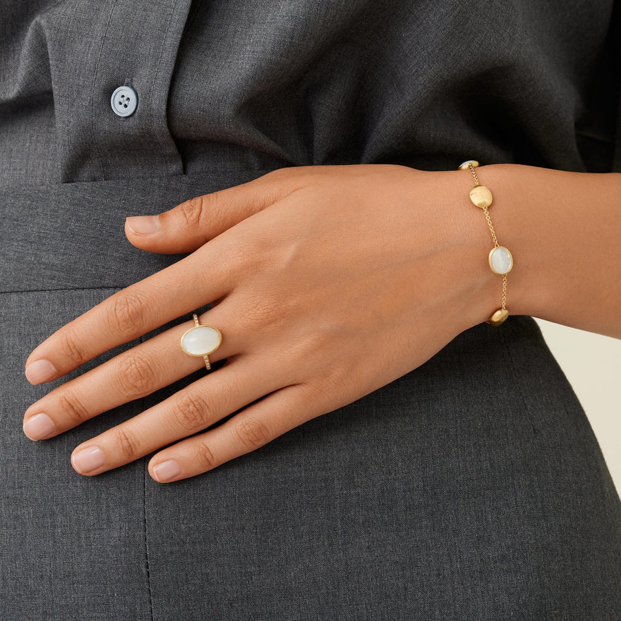 Siviglia yellow gold mother-of-pearl and diamond ring