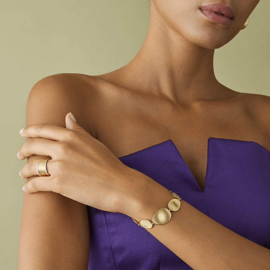 18kt yellow gold light weight bracelet - Howards Jewelers