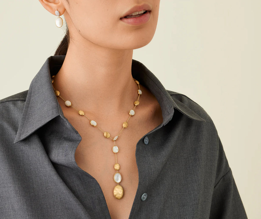 Siviglia yellow gold lariat necklace with mother-of-pearl and diamonds