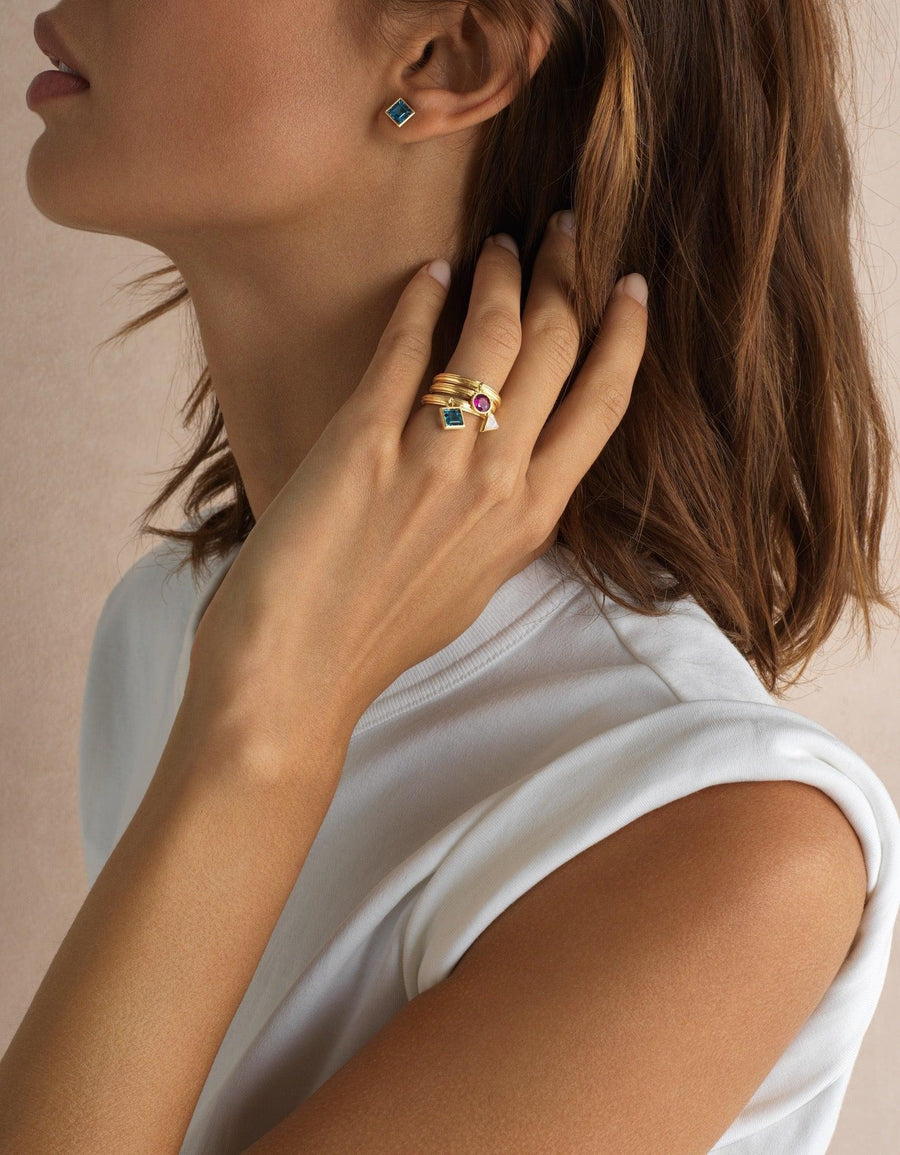 Ring with moonstone - Howards Jewelers