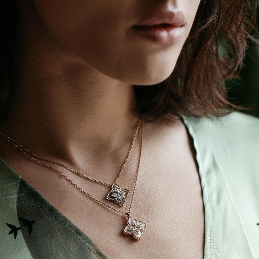 Princess Flower necklace with diamonds and mother of pearl